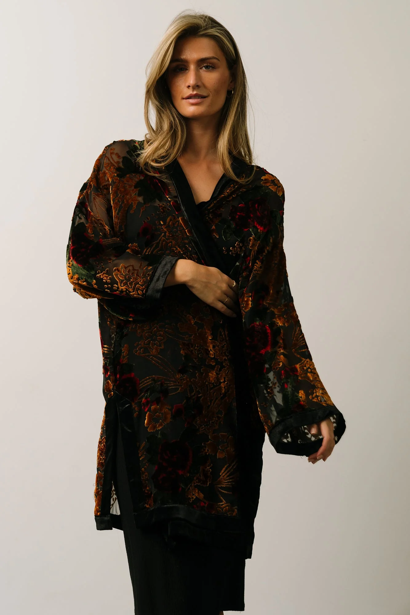 Amal Velvet Kimono | Black Multi