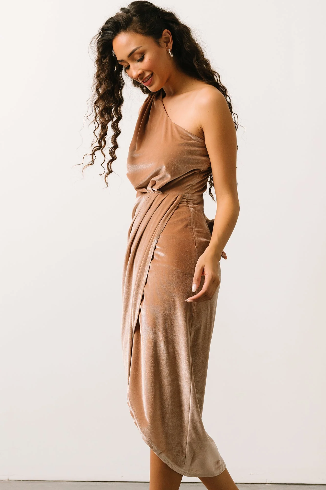 Kourtney Velvet One Shoulder Midi Dress | Champagne