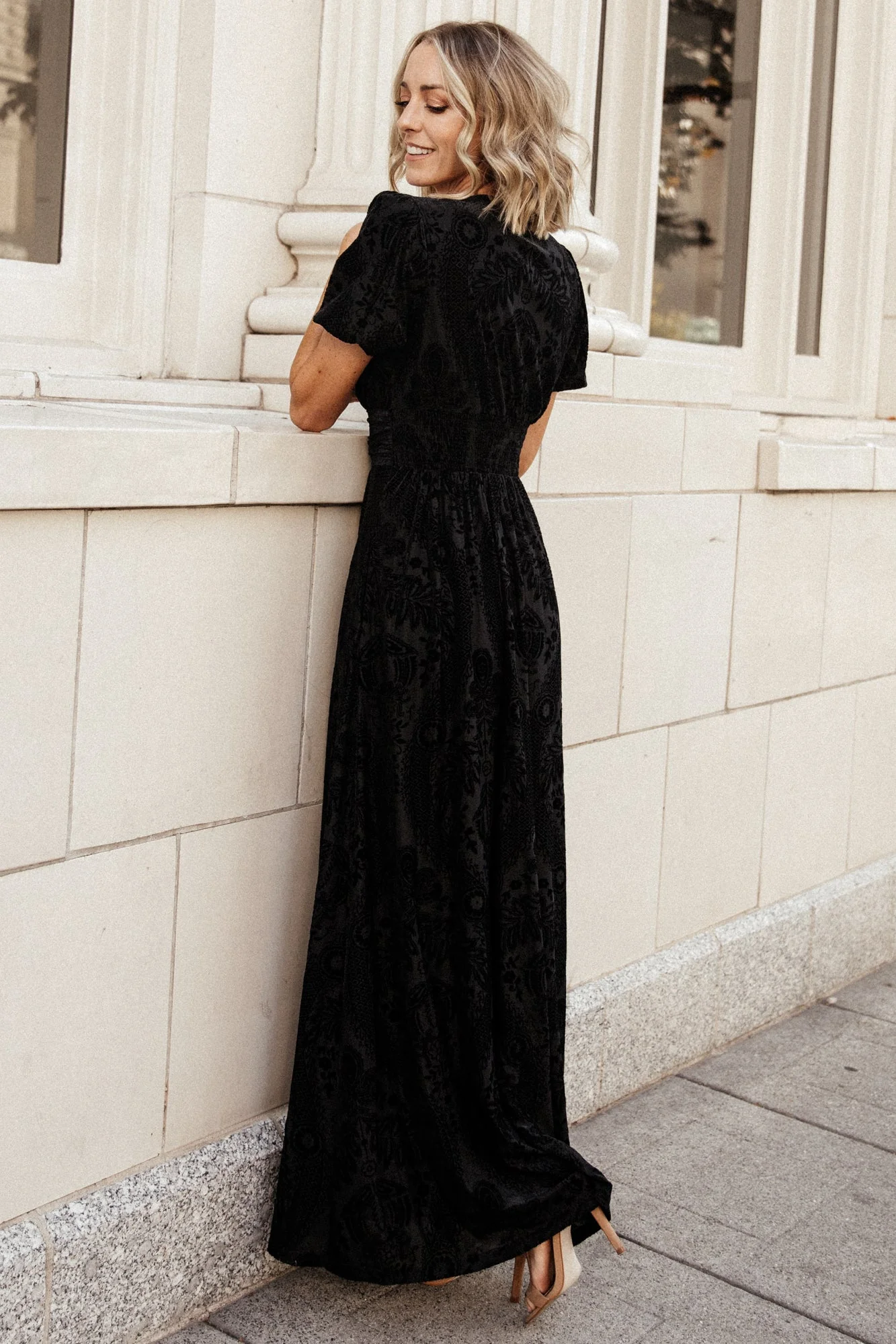 Leslie Velvet Maxi Dress | Black