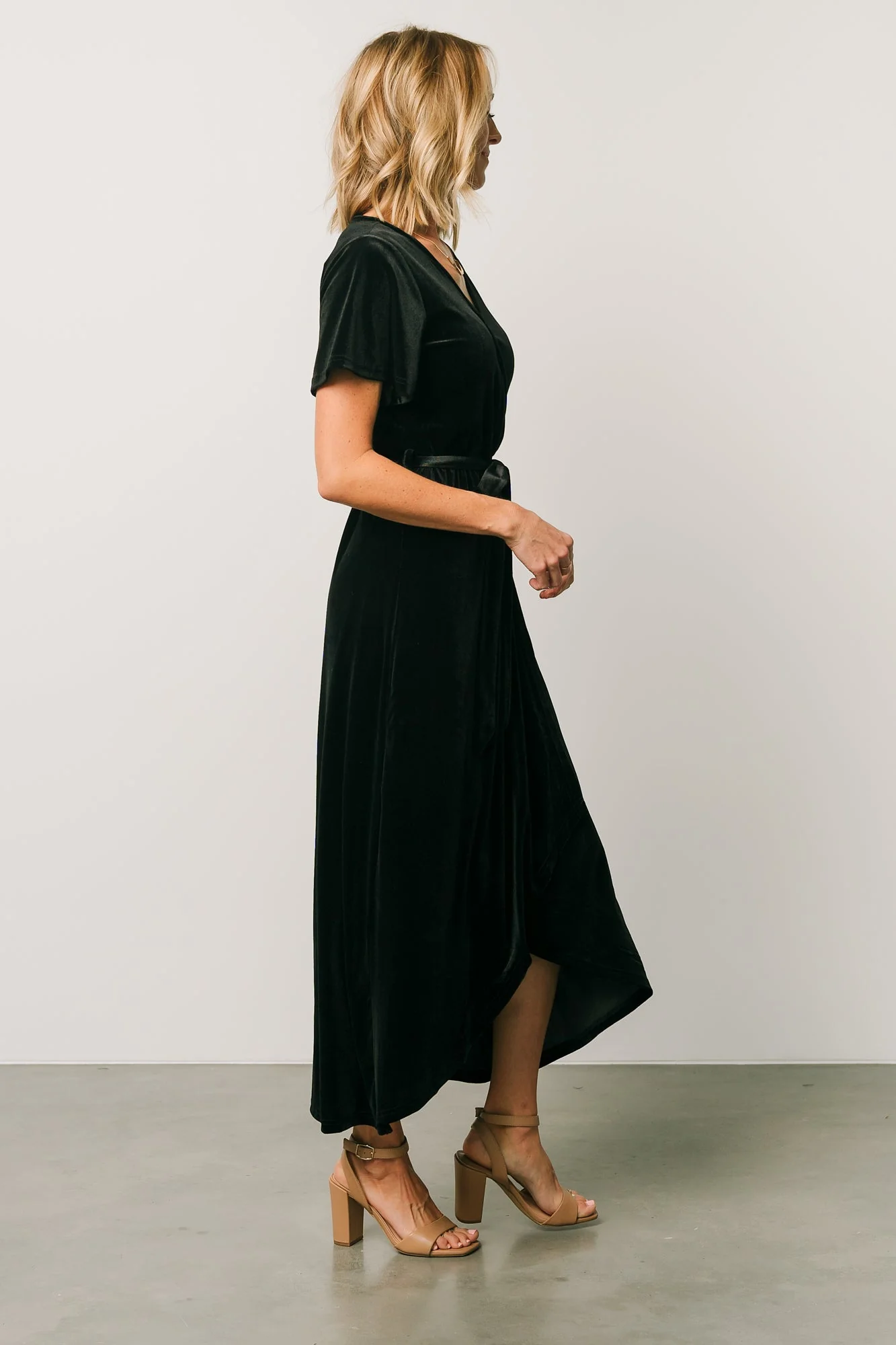 Nadine Velvet Midi Dress | Black
