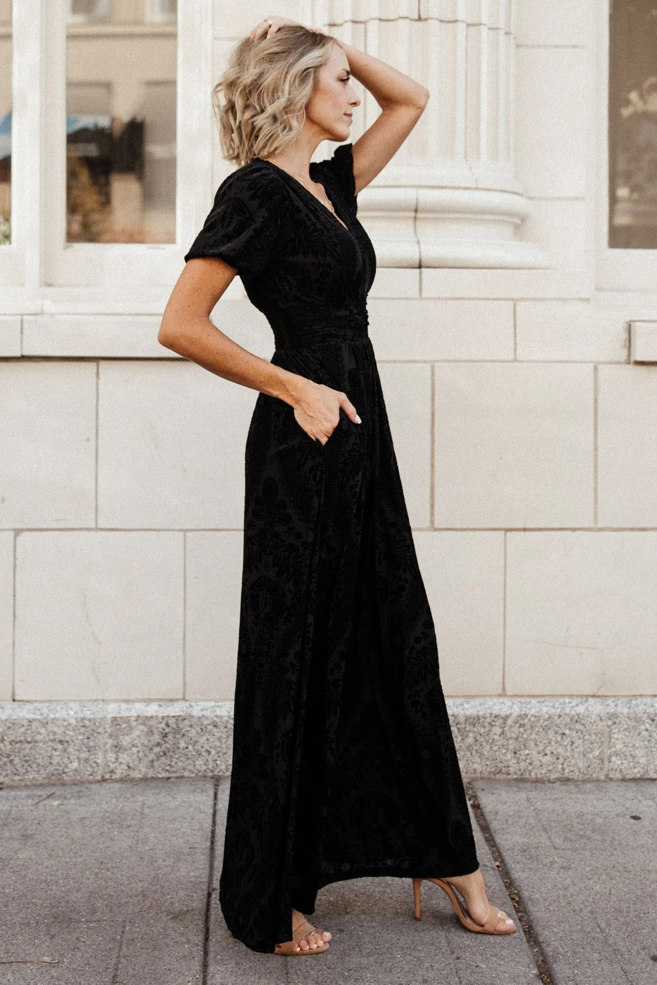 Leslie Velvet Maxi Dress | Black