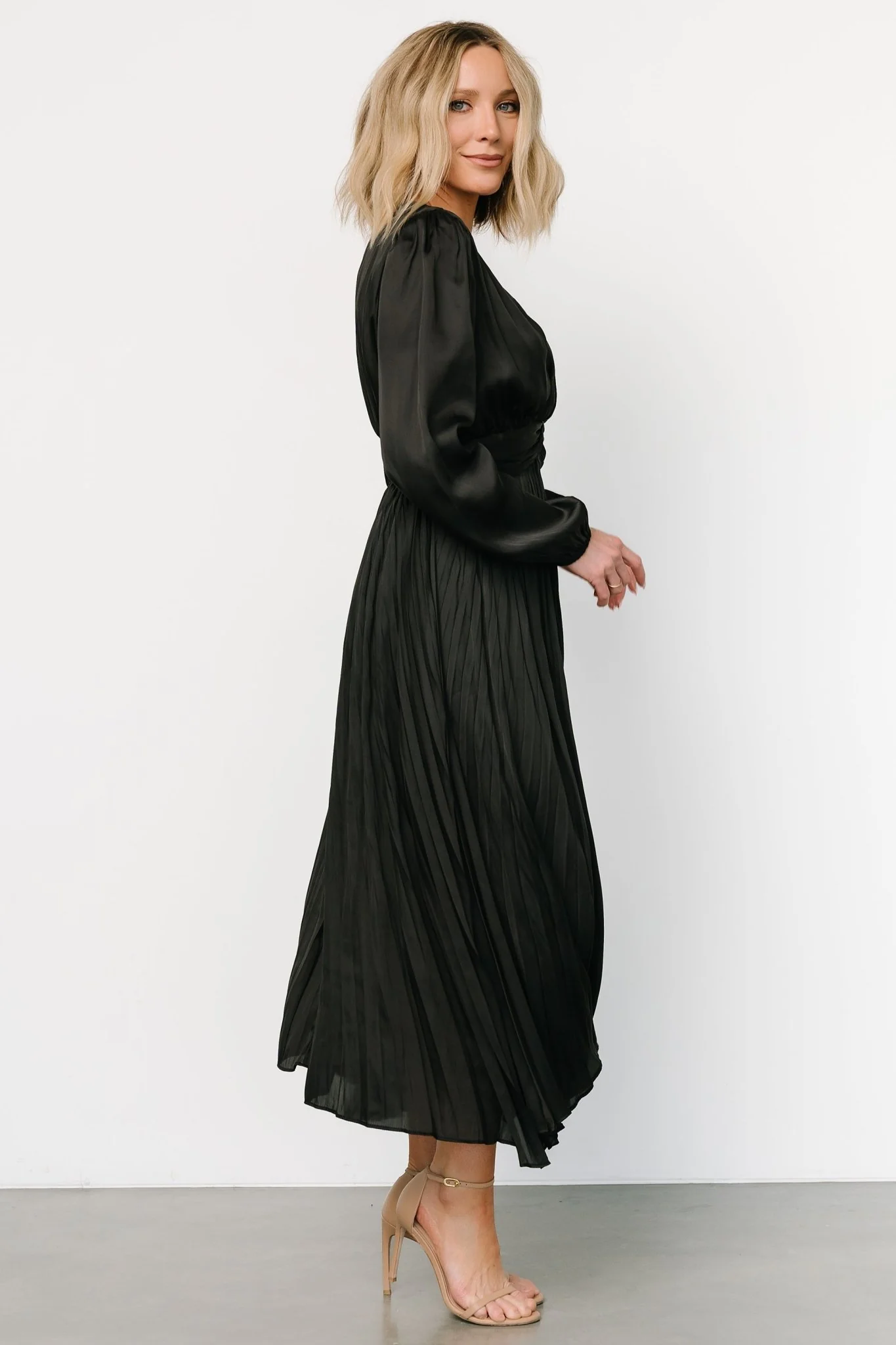 Perla Pleated Midi Dress | Black
