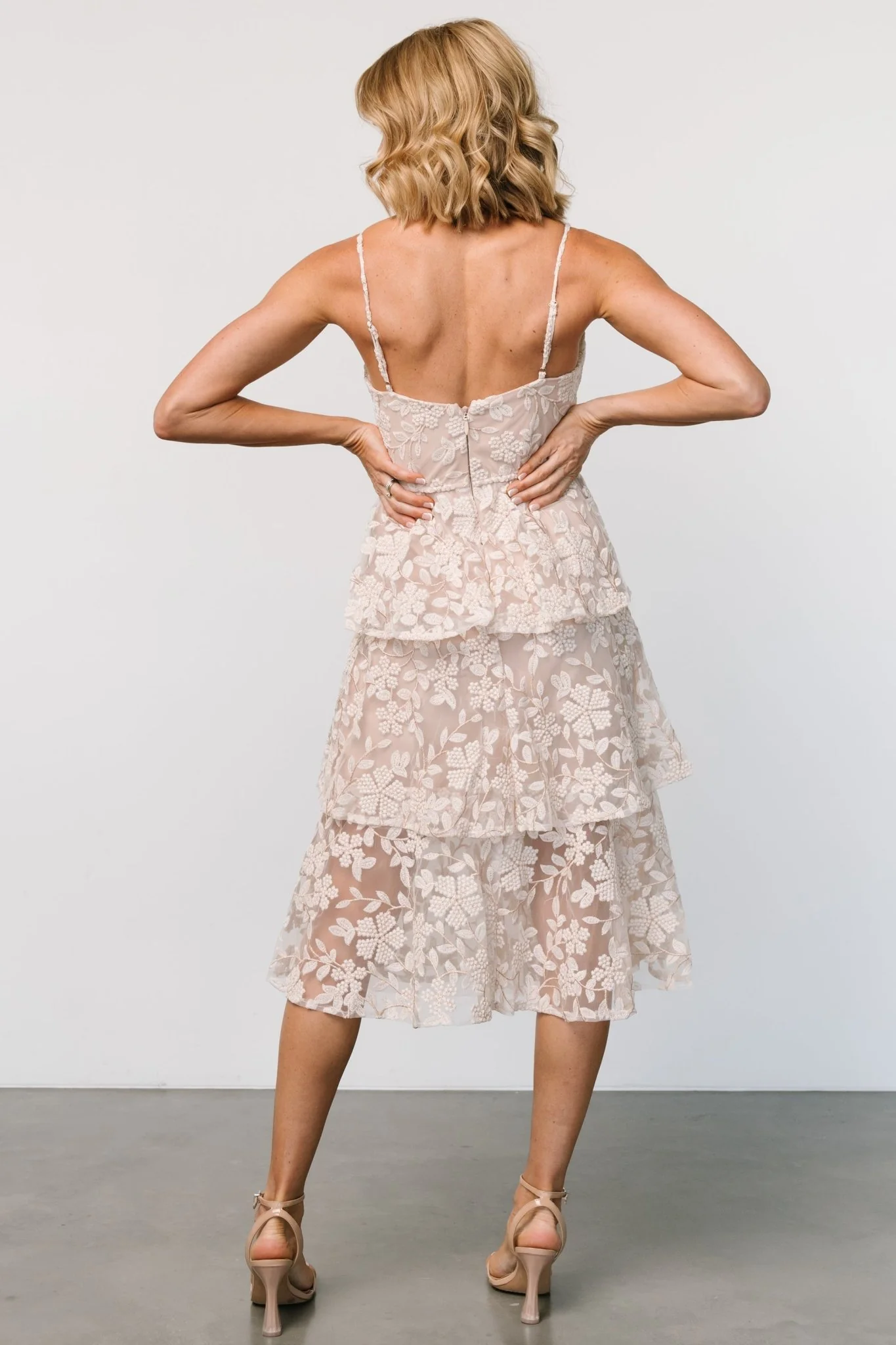 Giavanna Tiered Midi Dress | Champagne