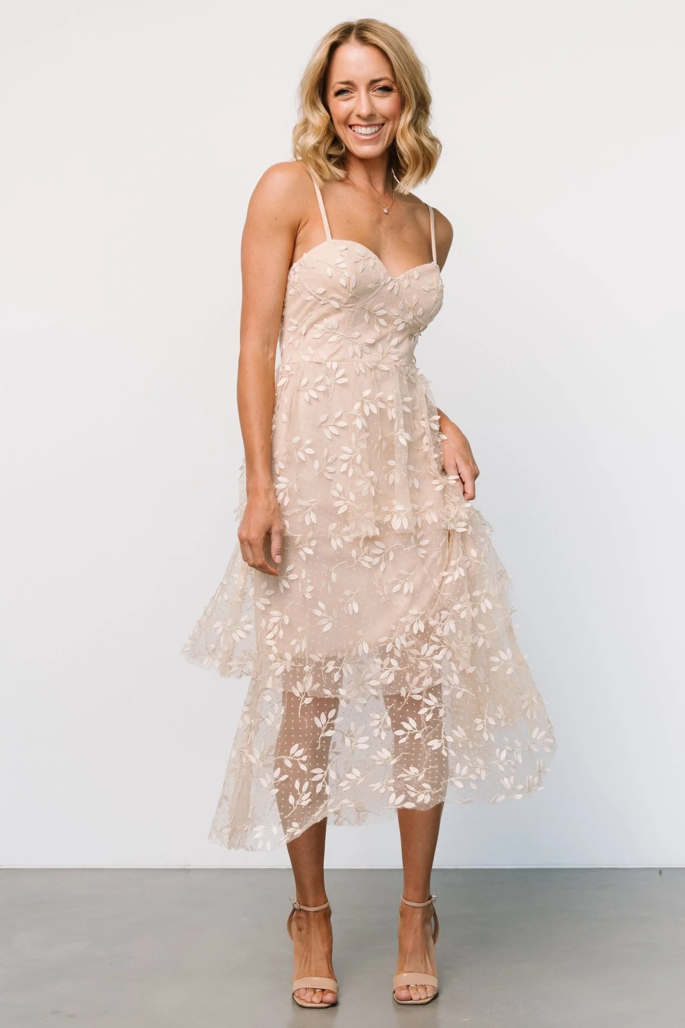 Anavi Tiered Midi Dress | Champagne