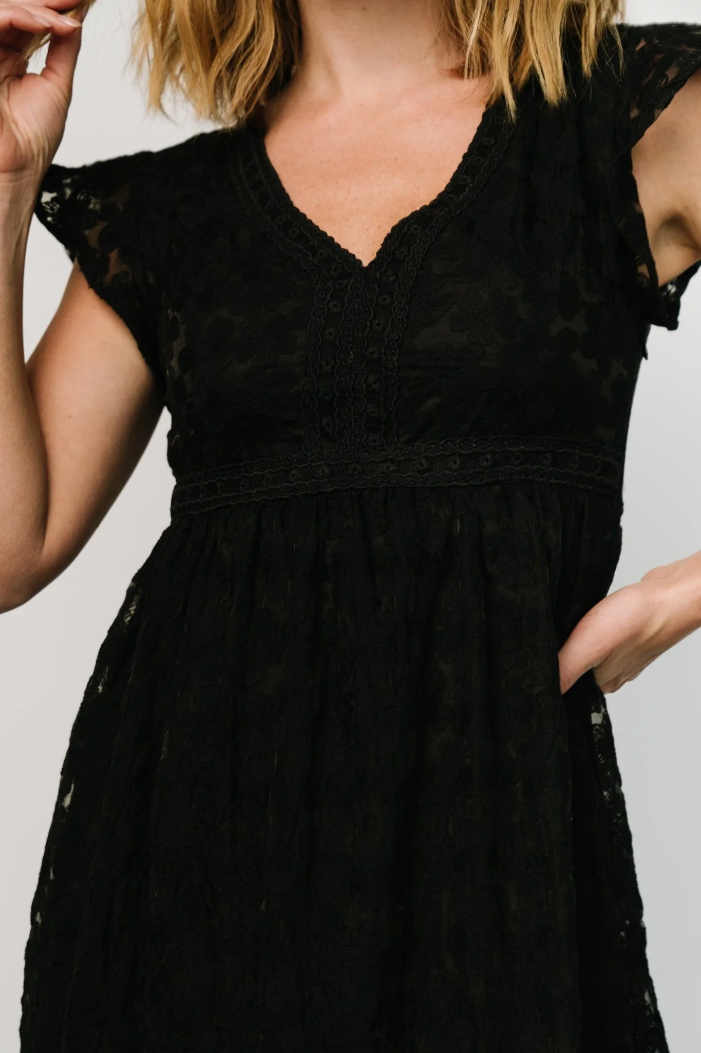 Ferrara Lace Maxi Dress | Black