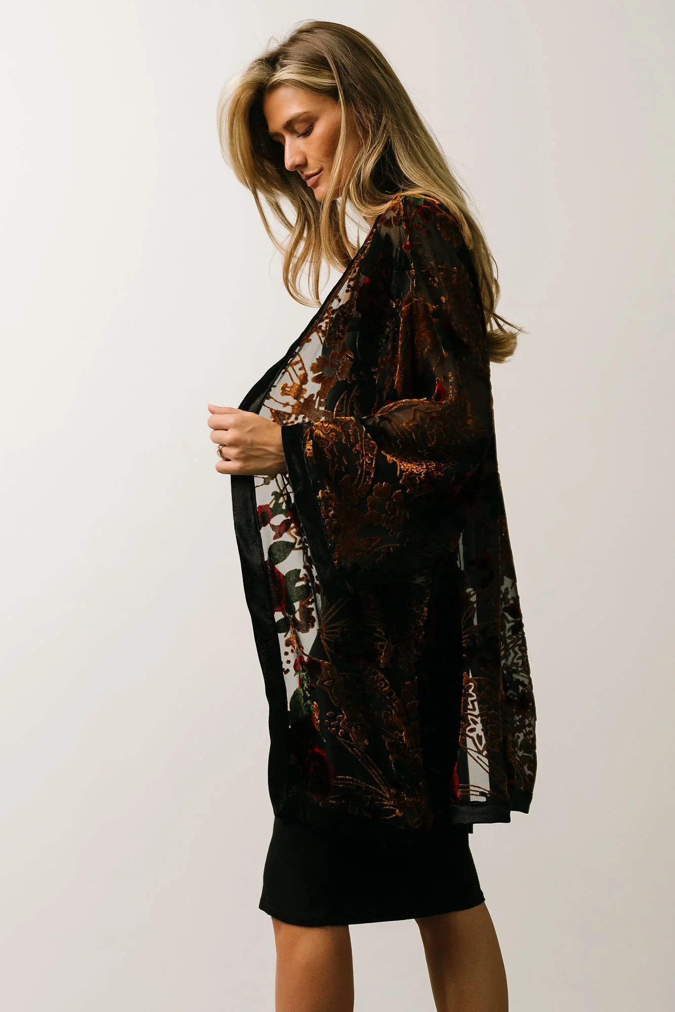 Amal Velvet Kimono | Black Multi