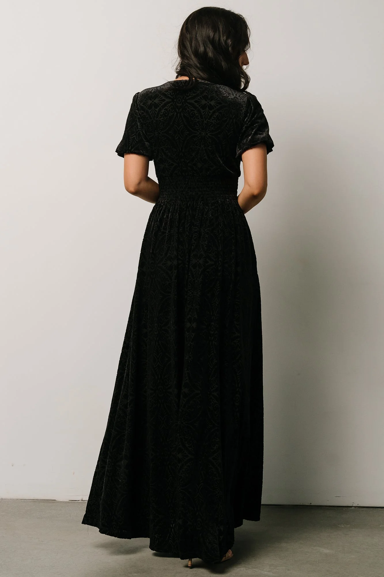 Leslie Velvet Maxi Dress | Black