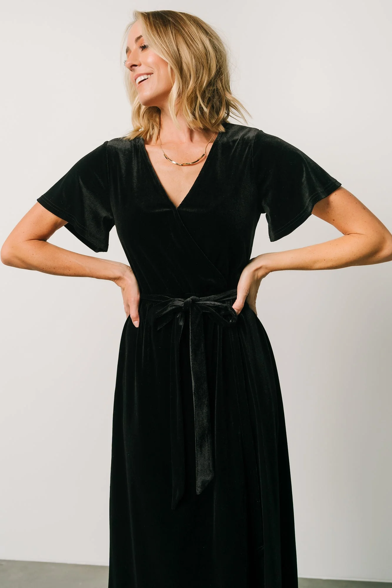 Nadine Velvet Midi Dress | Black