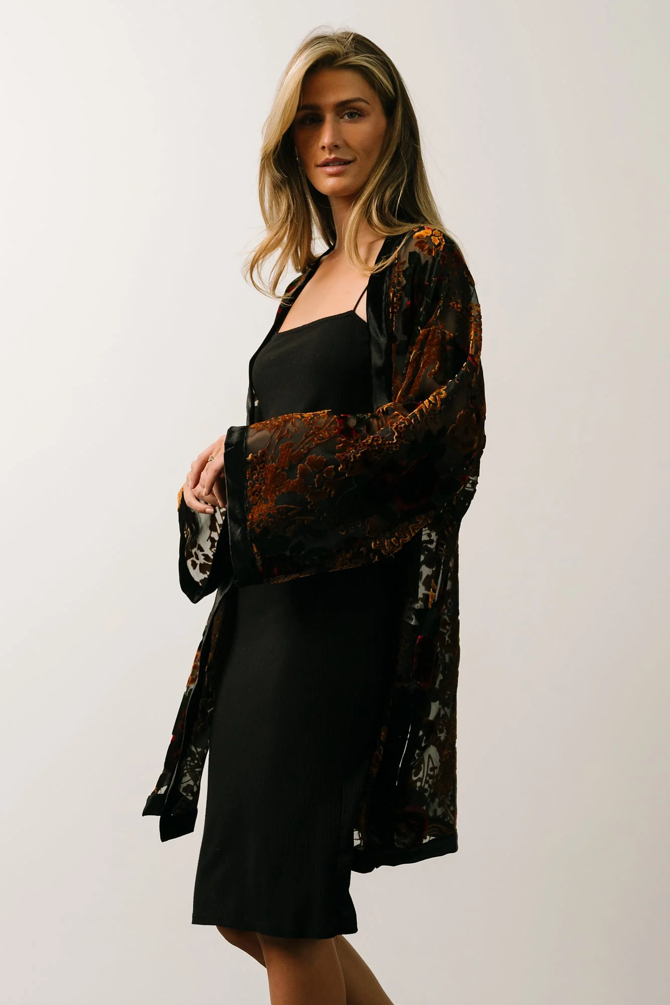 Amal Velvet Kimono | Black Multi