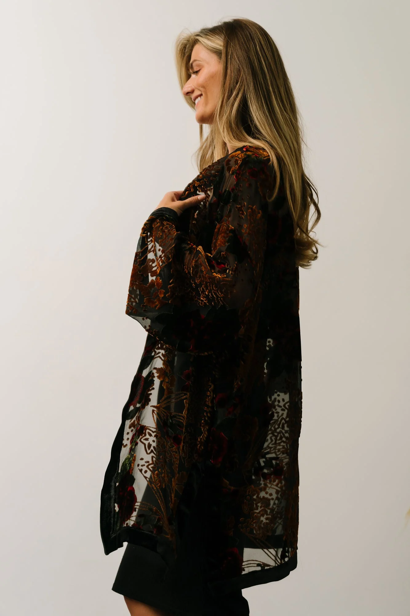 Amal Velvet Kimono | Black Multi
