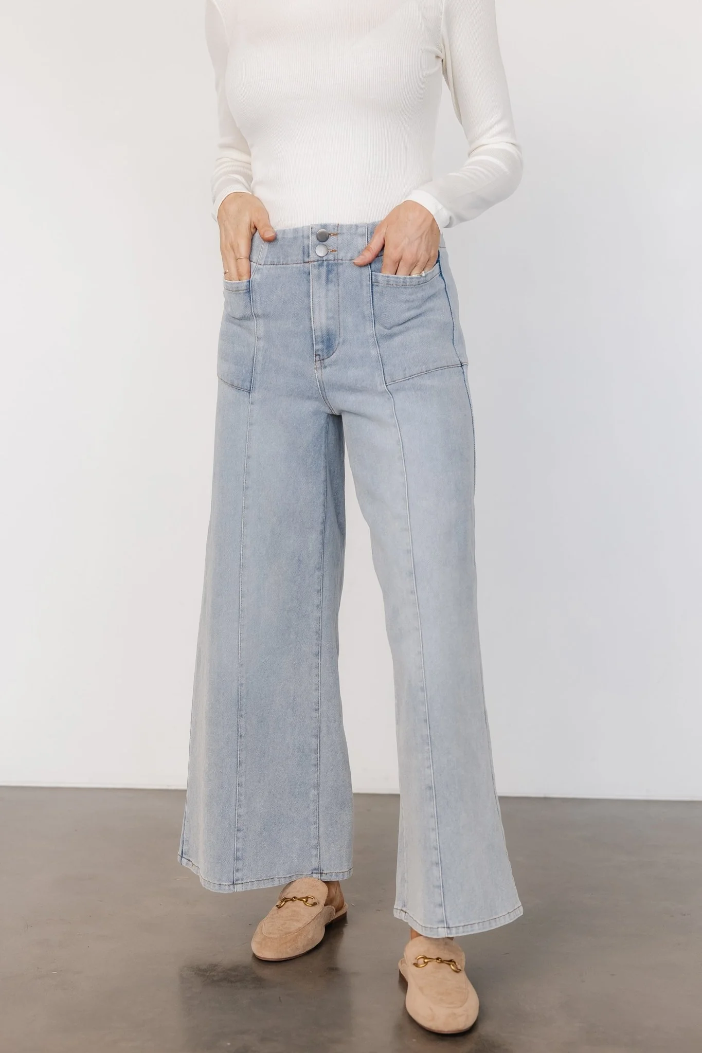 Emmi Mid Rise Wide Leg Jeans | Light Wash