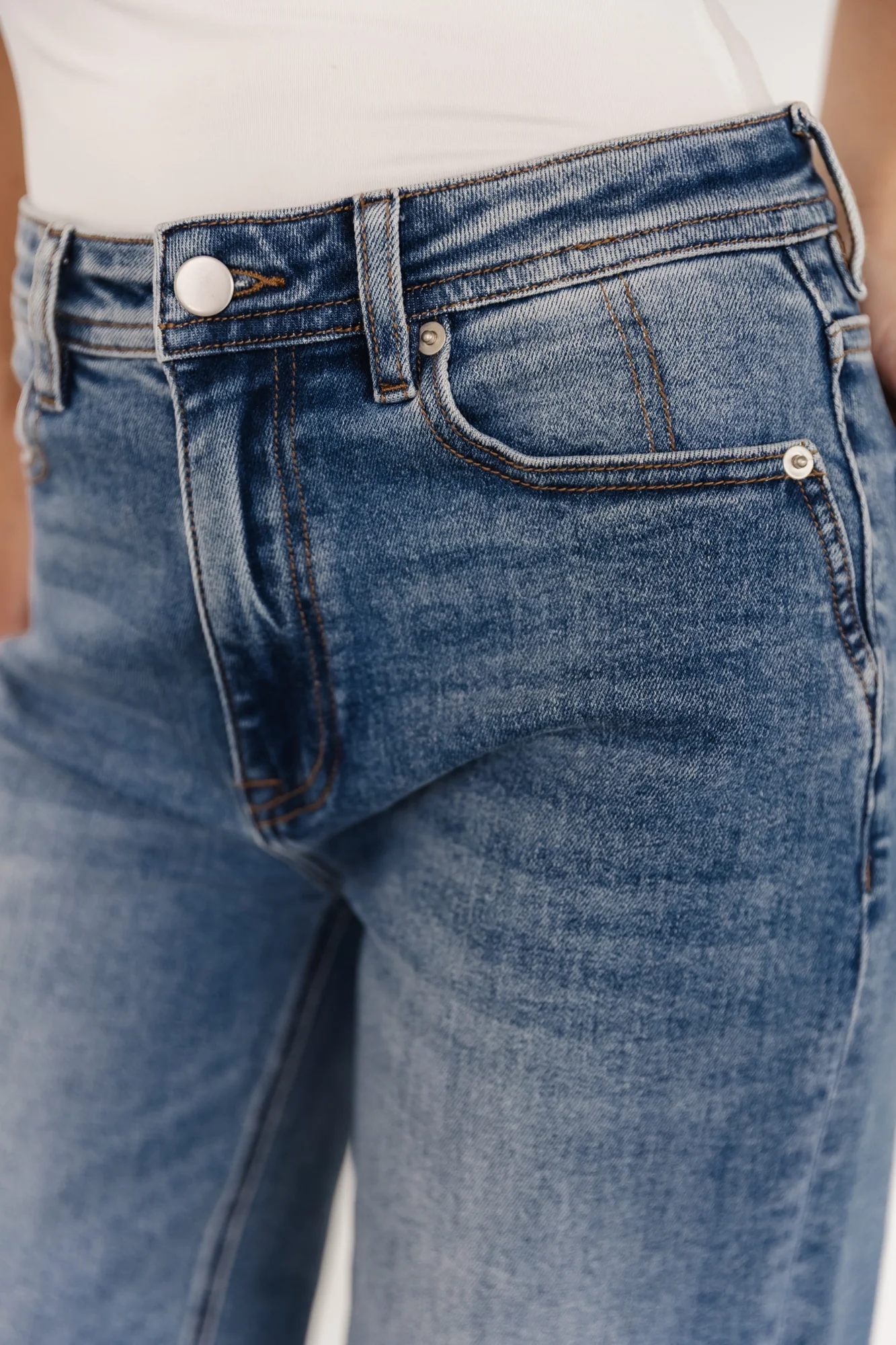 Noah High Rise Straight Leg Jeans | Medium Wash