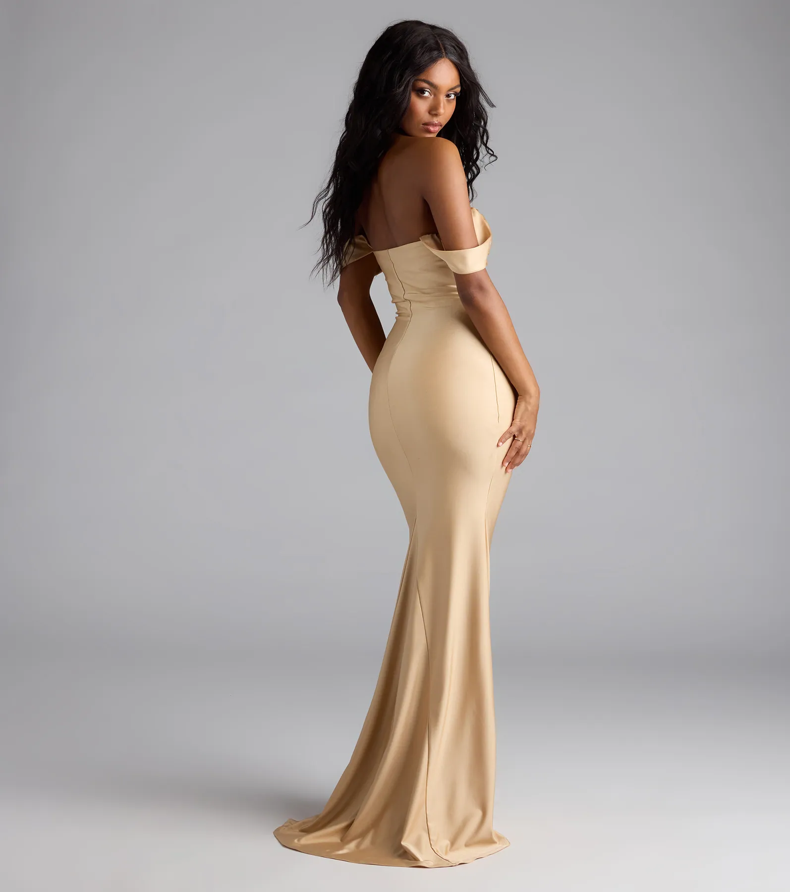 Maylah Off-The-Shoulder Mermaid Dress