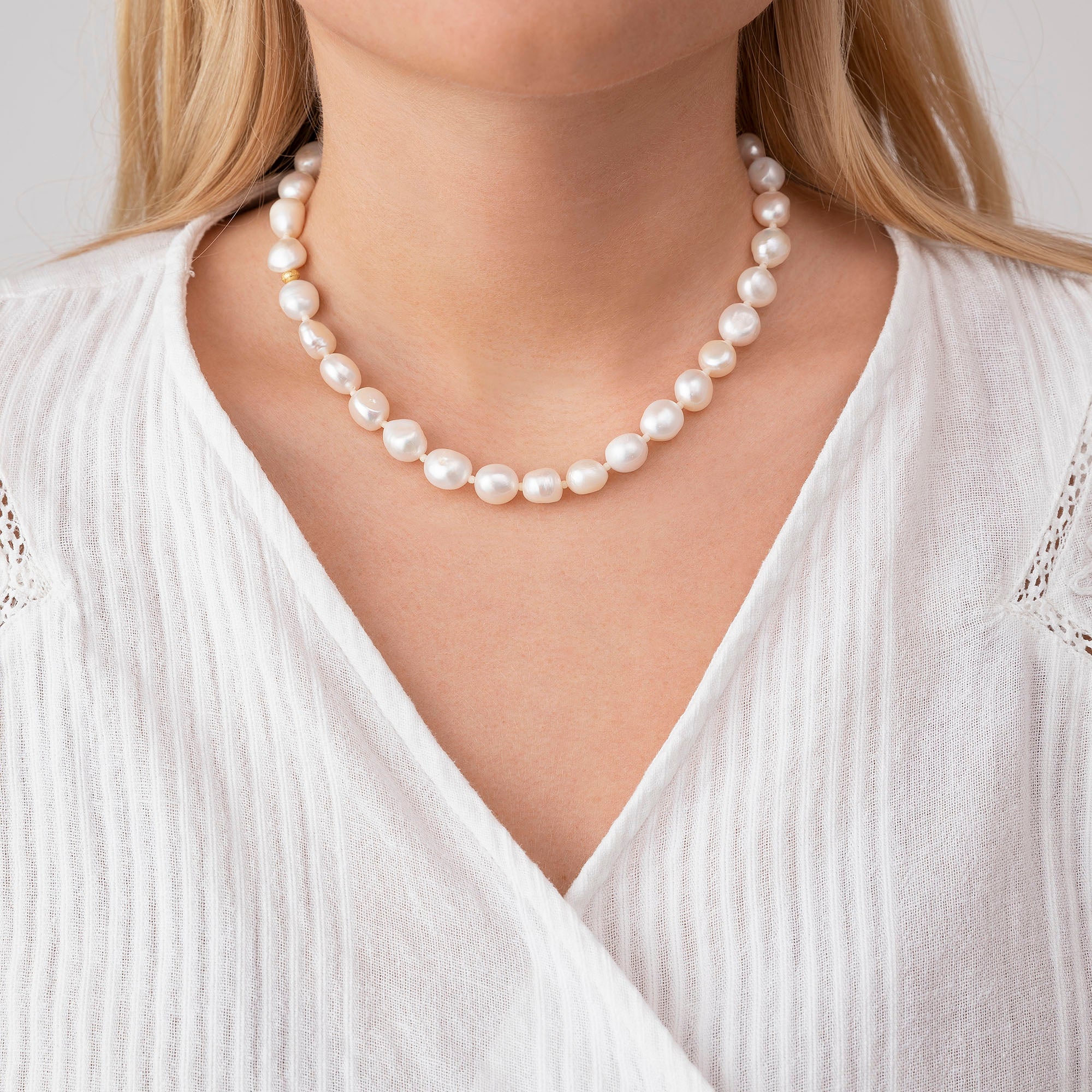 Stellar Pearly Necklace