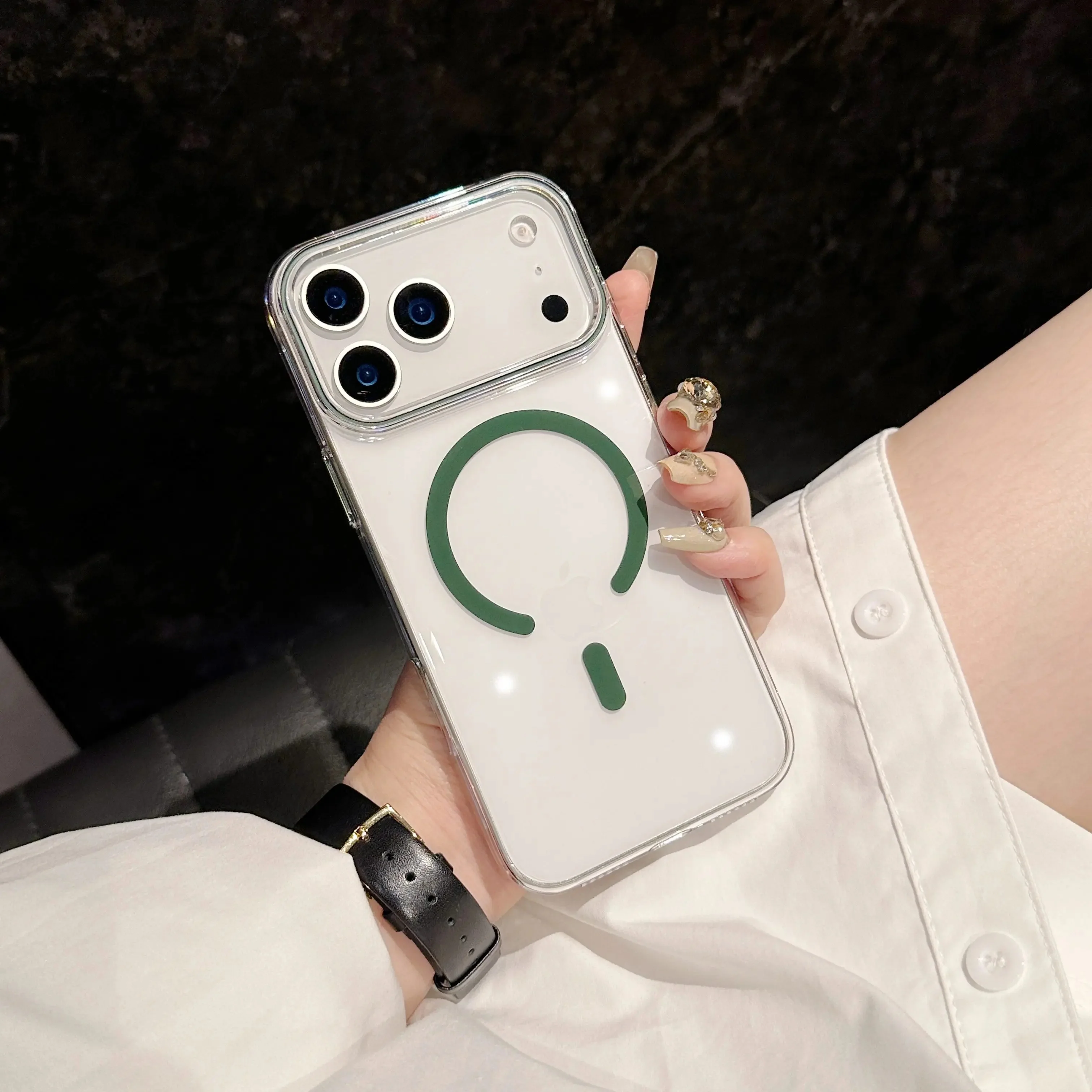 New Crystal Clear MagSafing iPhone Case