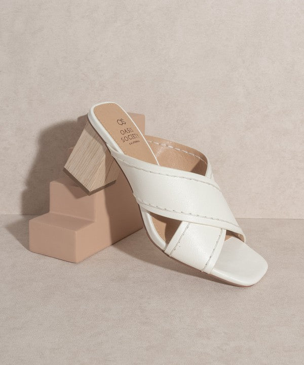 Francine Sandal