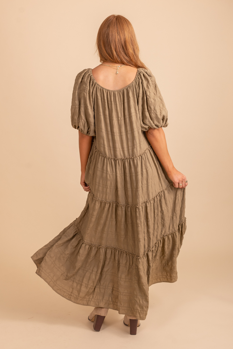 Collect Beautiful Moments Puff-Sleeve Maxi Dress