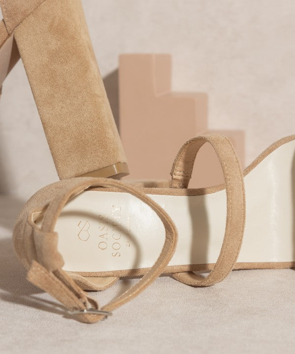 Independent Lady Platform Heels