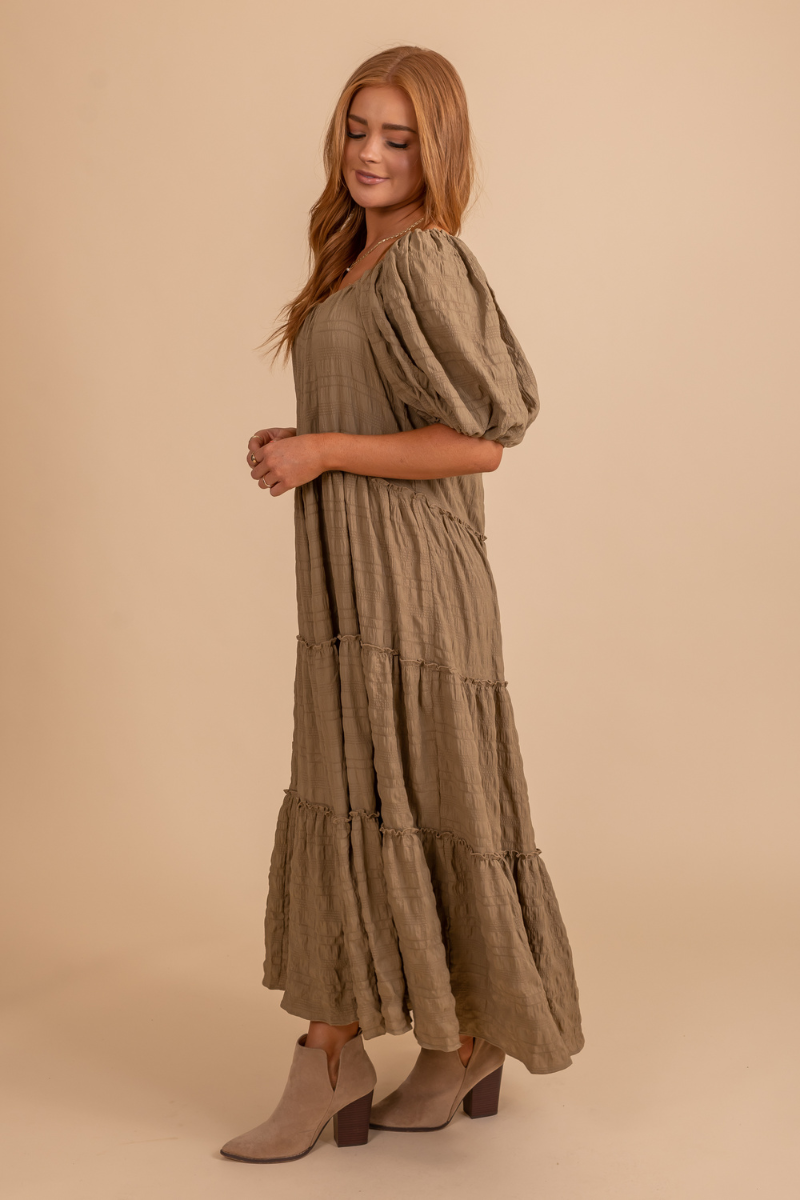 Collect Beautiful Moments Puff-Sleeve Maxi Dress
