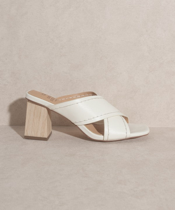 Francine Sandal