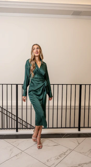 Delia Long Sleeve Tie Dress