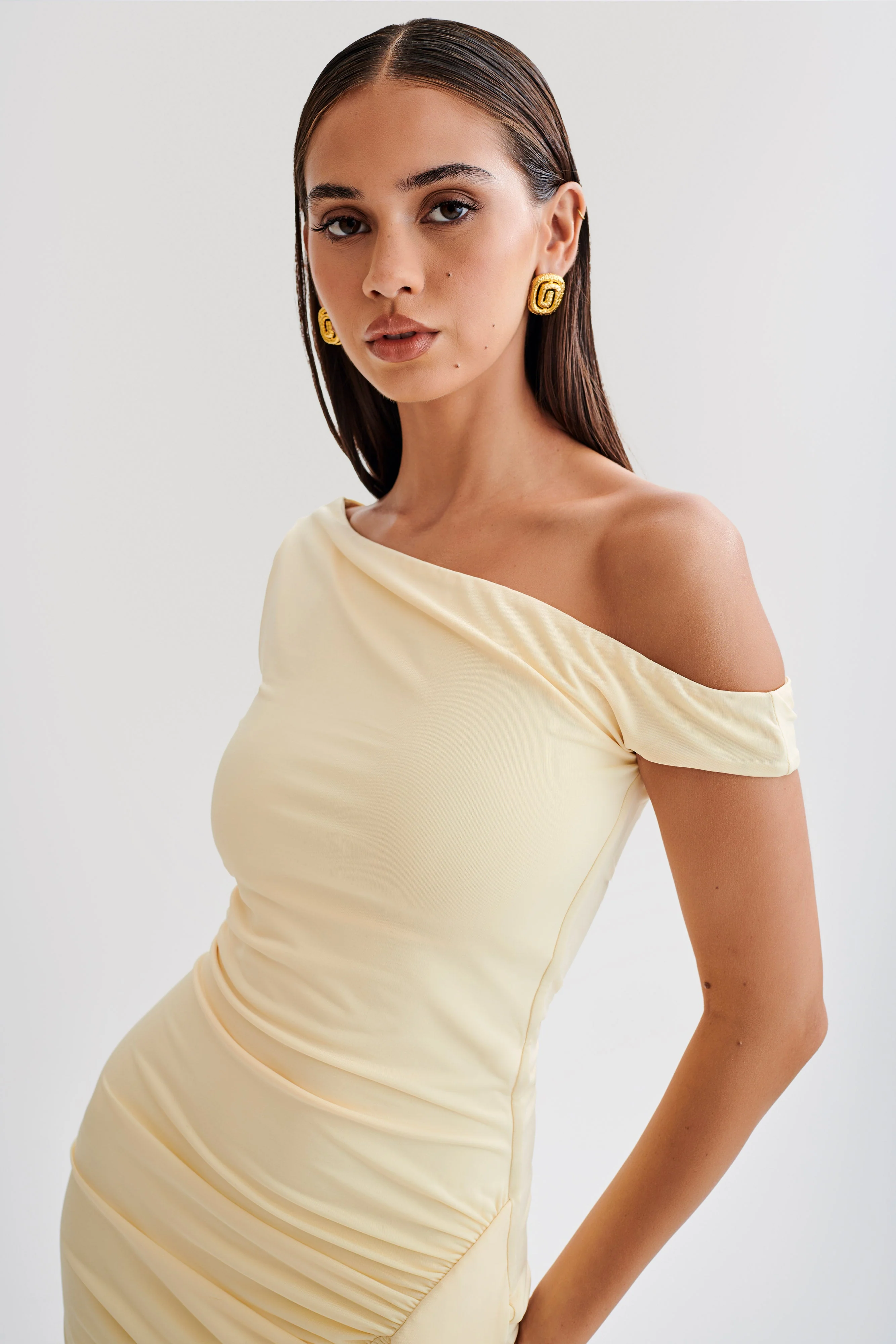 Kiera Slinky Off Shoulder Mini Dress - Lemon