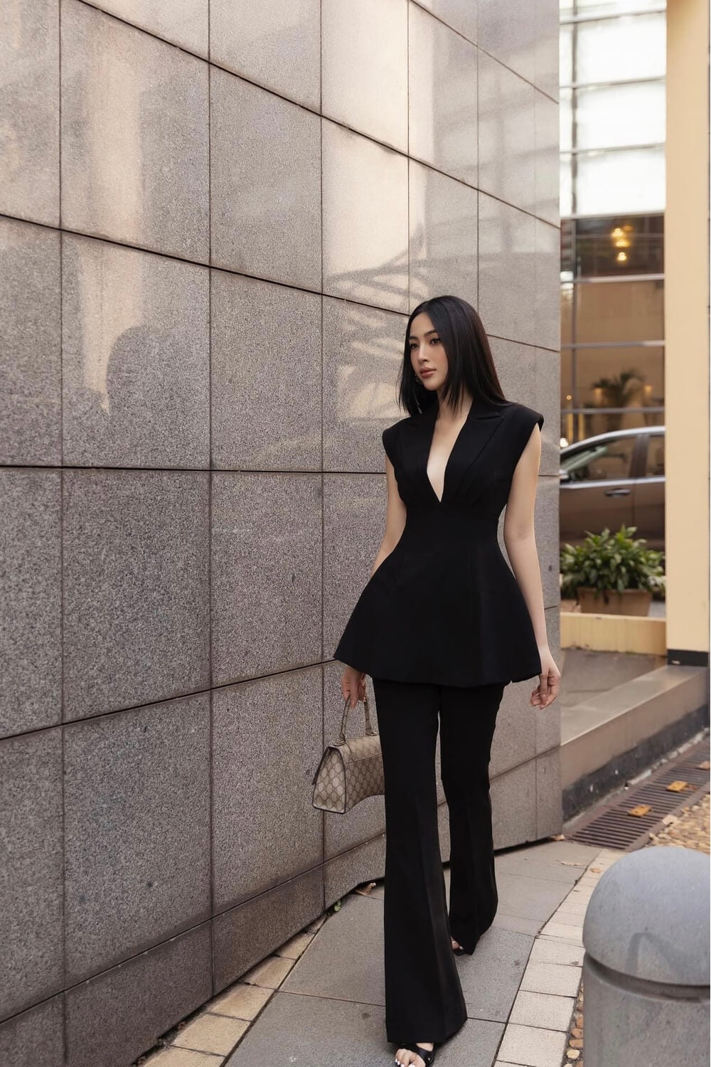 Ivy Sleeveless Blazer