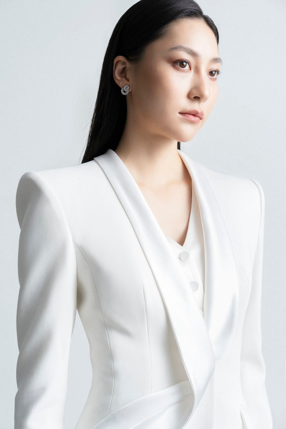 Darcey Structured Shawl Lapel Crepe Blazer