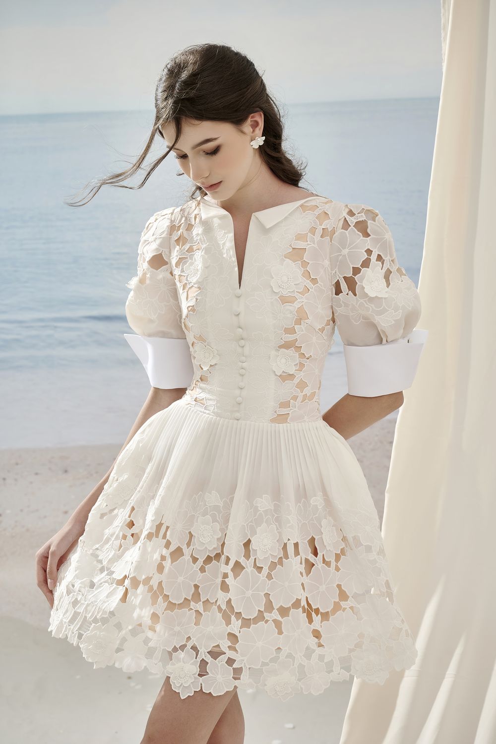 Floral A-line Puffy Sleeved Lace Mini Dress