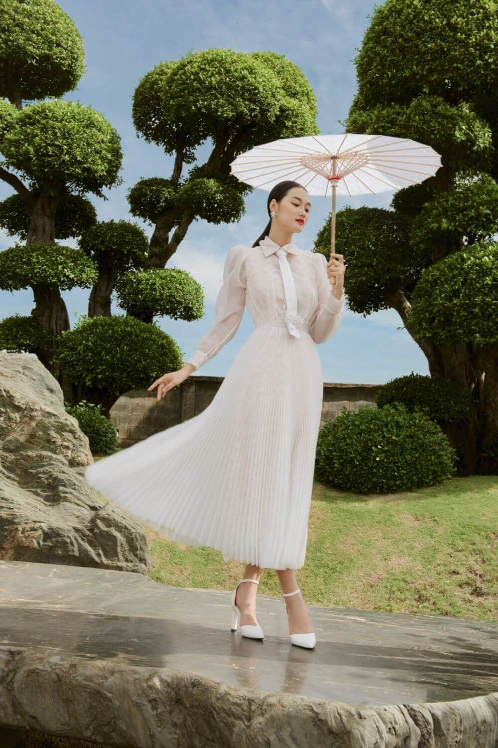 Carol Pleated Cuff Sleeved Organza Midi Dress