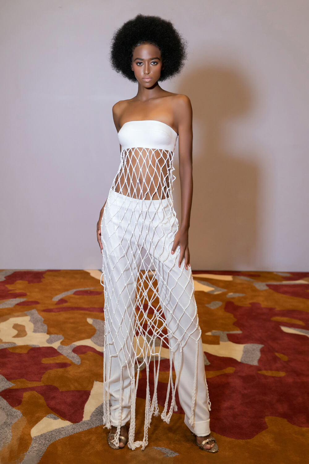 Madelyn Straight Straight Across Neck Burlap Set