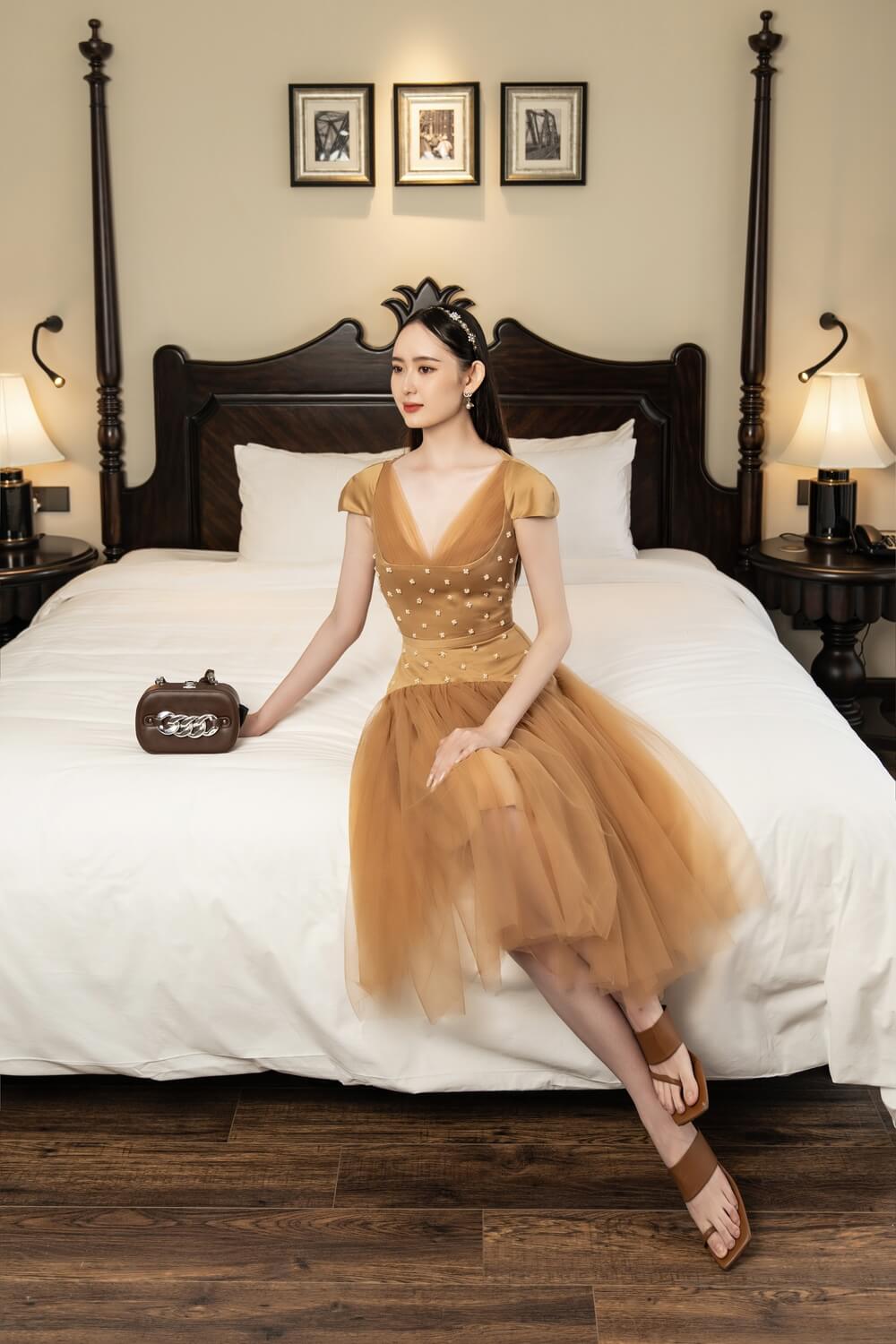 Baxenda Heart Neck Dress