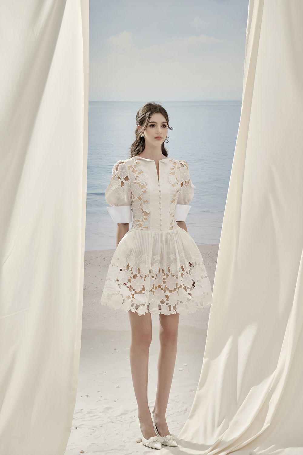 Floral A-line Puffy Sleeved Lace Mini Dress