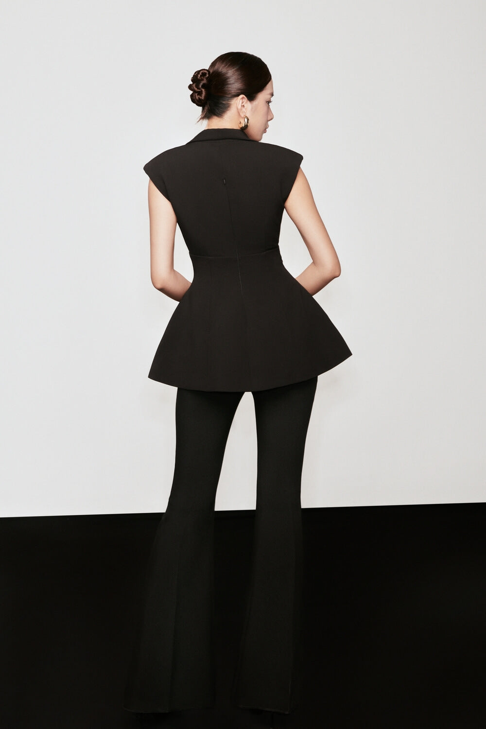 Ivy Sleeveless Blazer