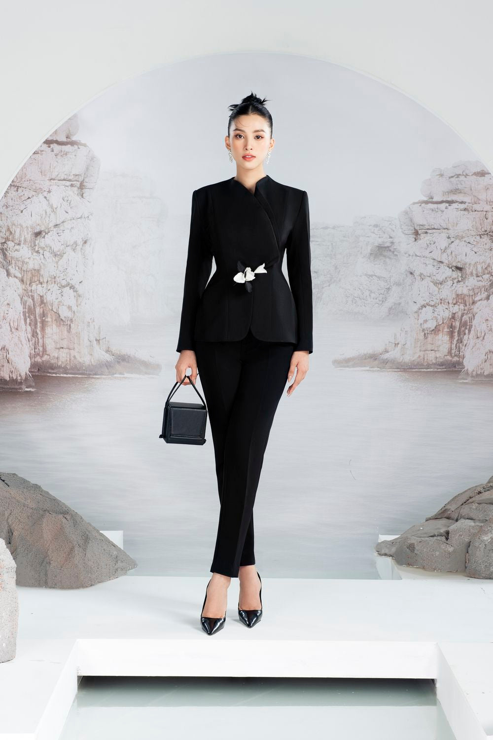 Susan Collarless Blazer