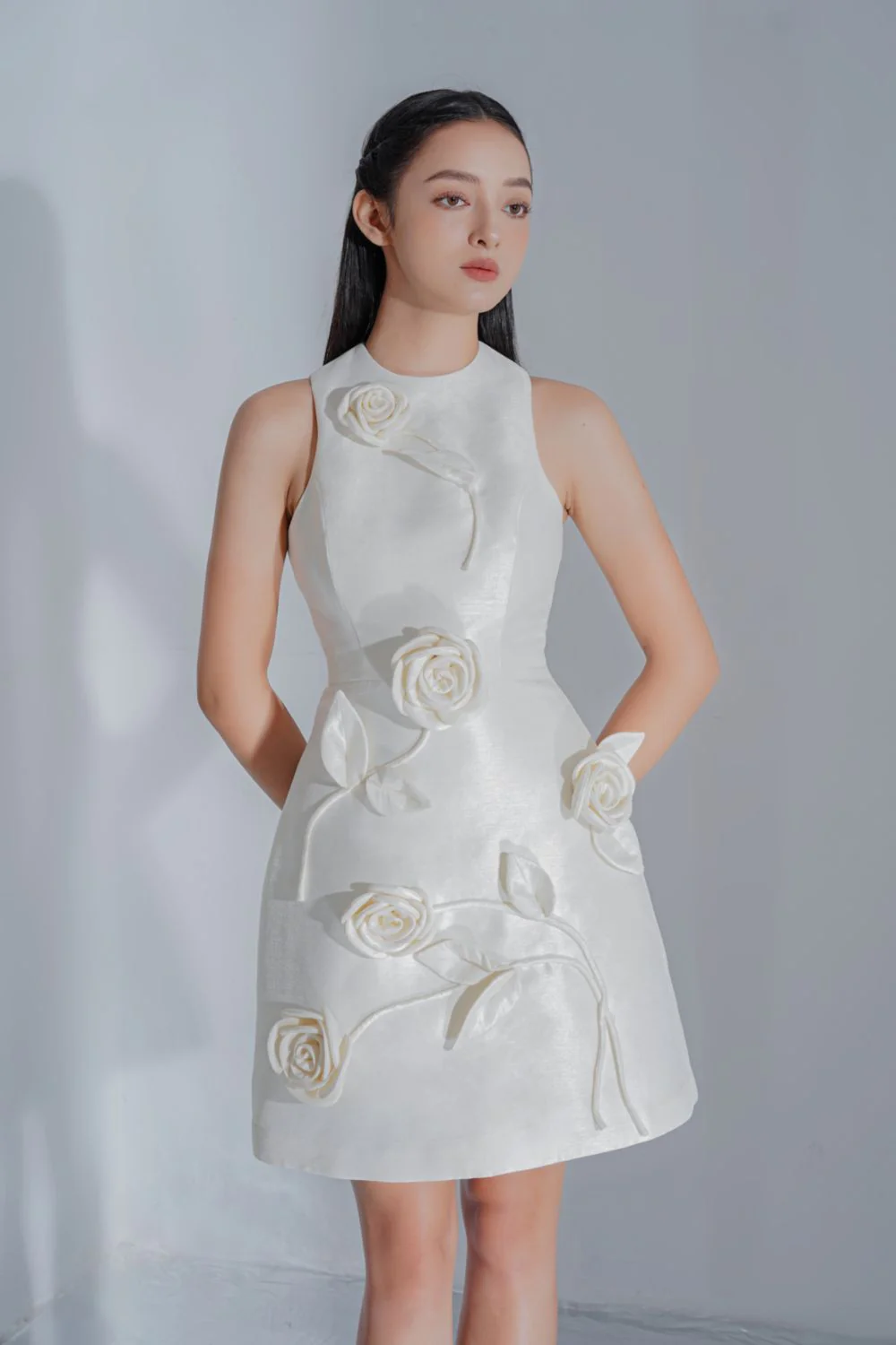 Yasmine Sheath Round Neck Taffeta Mini Dress