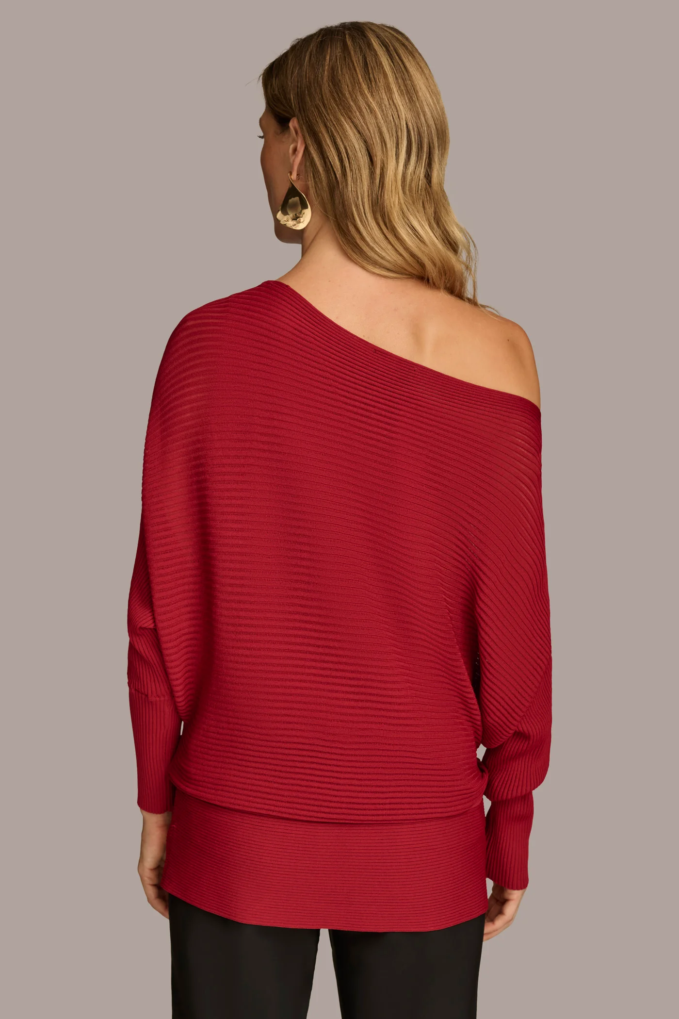 OVERSIZED SWEATER