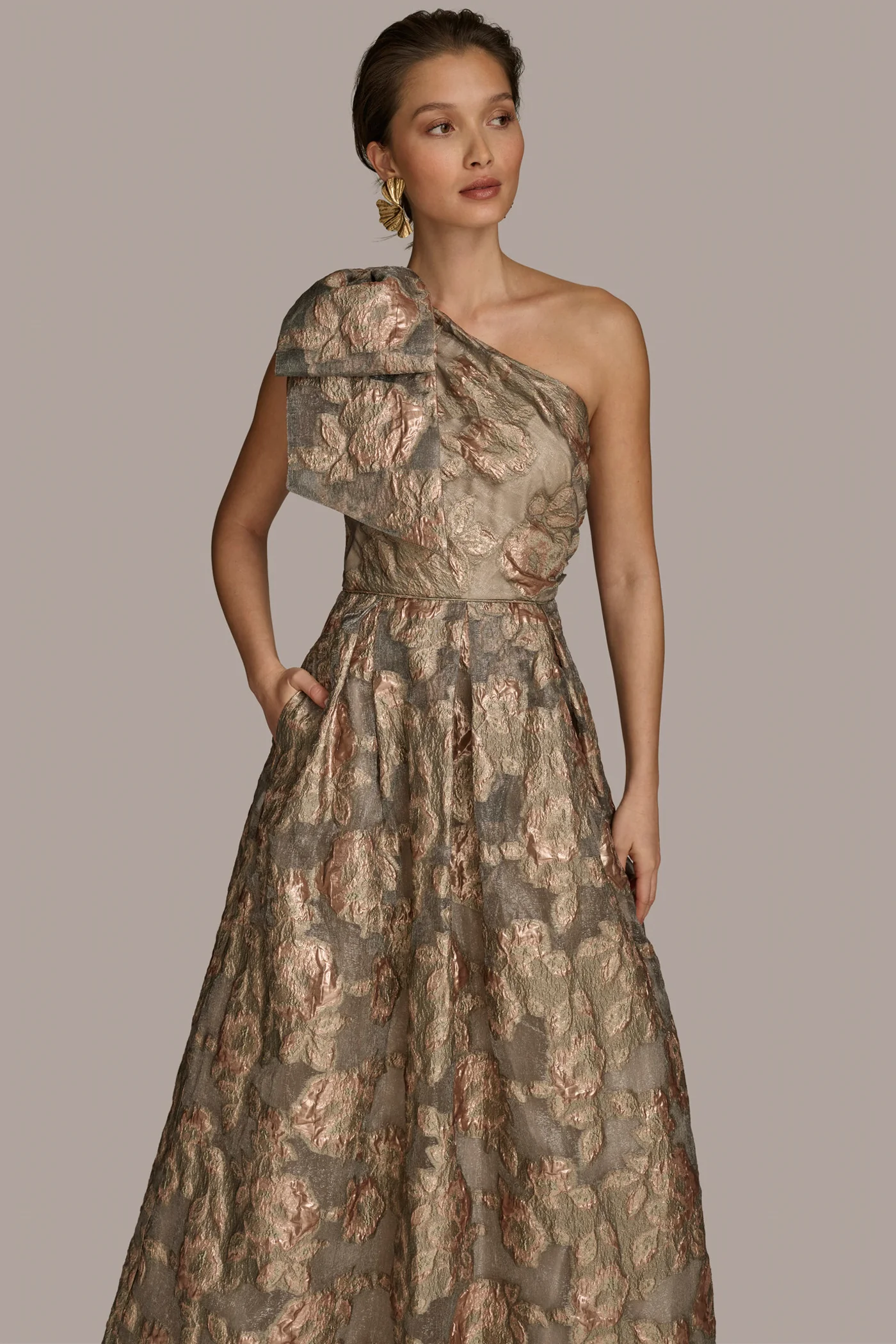 ONE SHOULDER BOW JACQUARD BALL GOWN