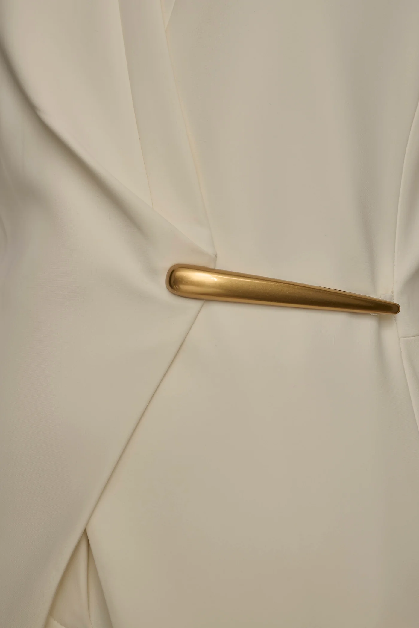 WRAP JACKET WITH BAR CLOSURE