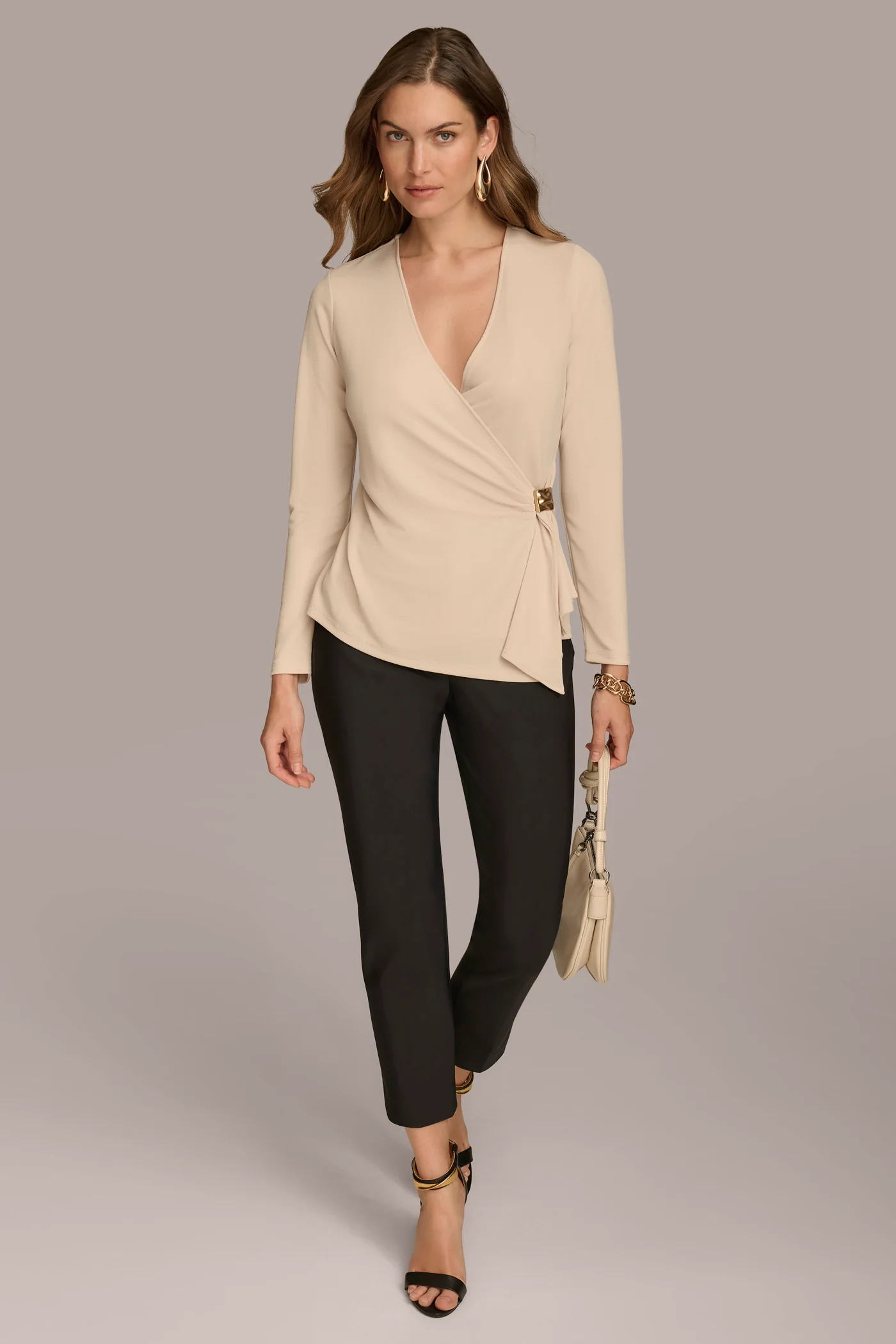 V NECK TOP WITH HARDWARE