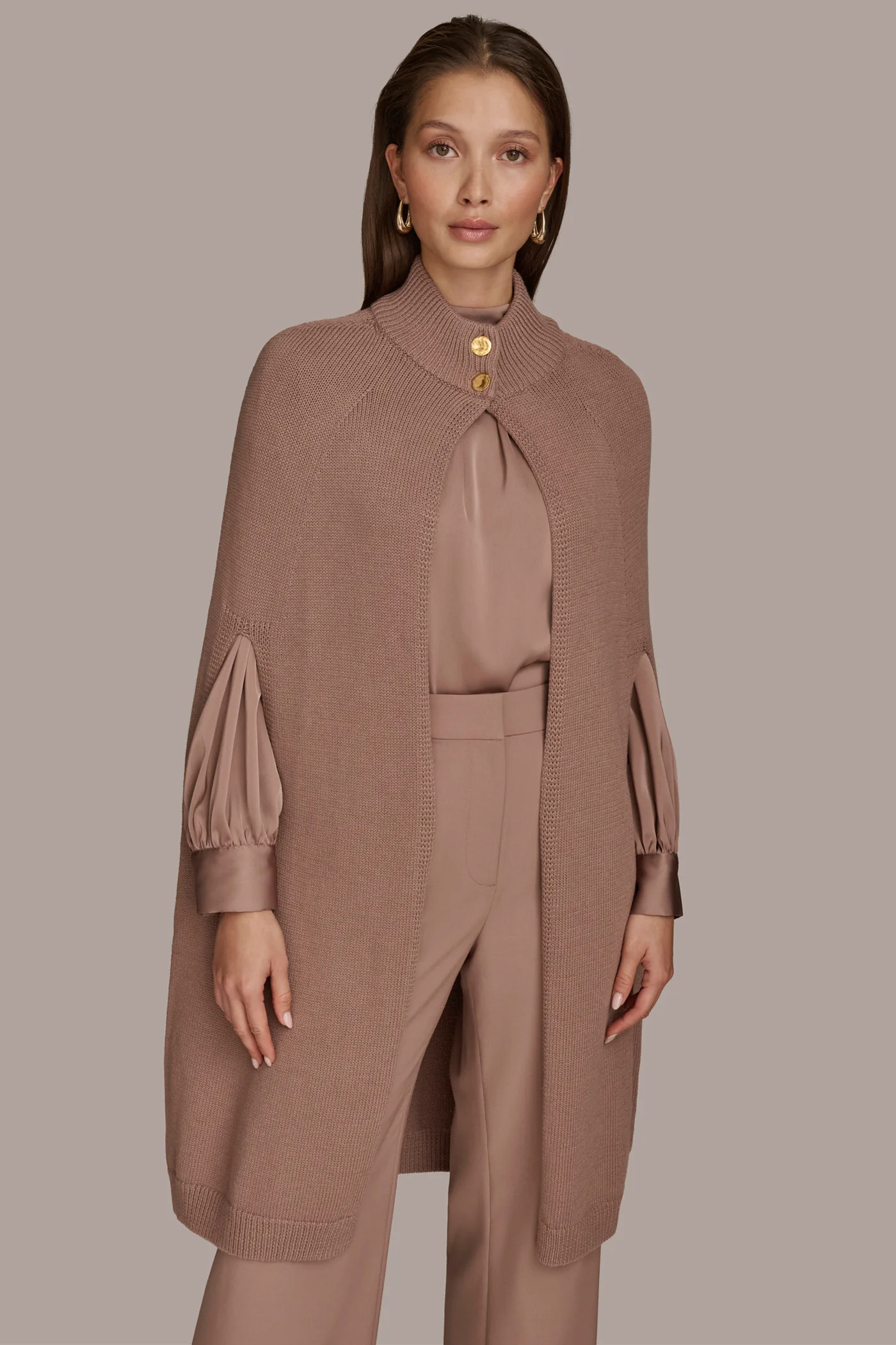 CAPE WITH BUTTON CLOSURE