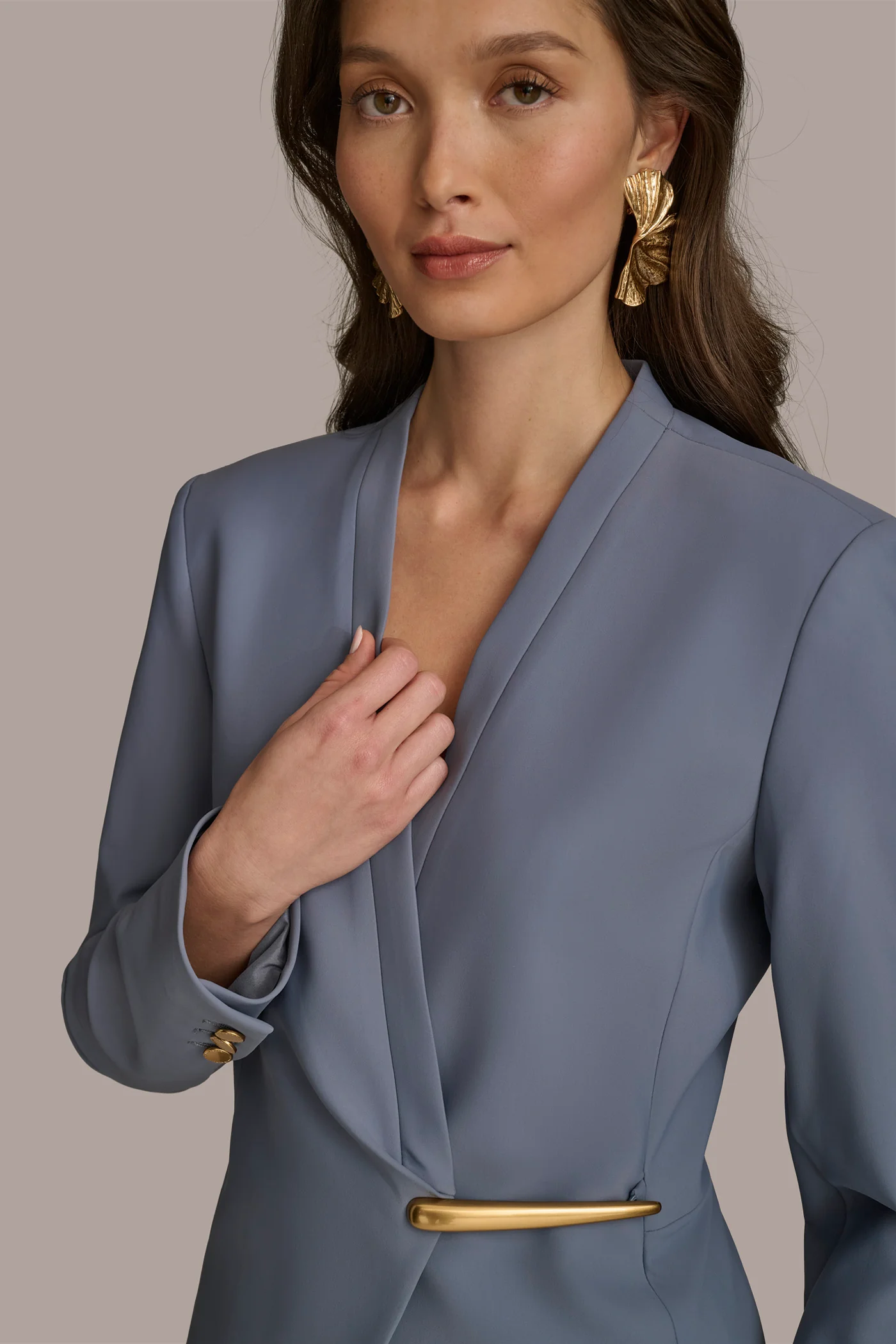 WRAP JACKET WITH BAR CLOSURE
