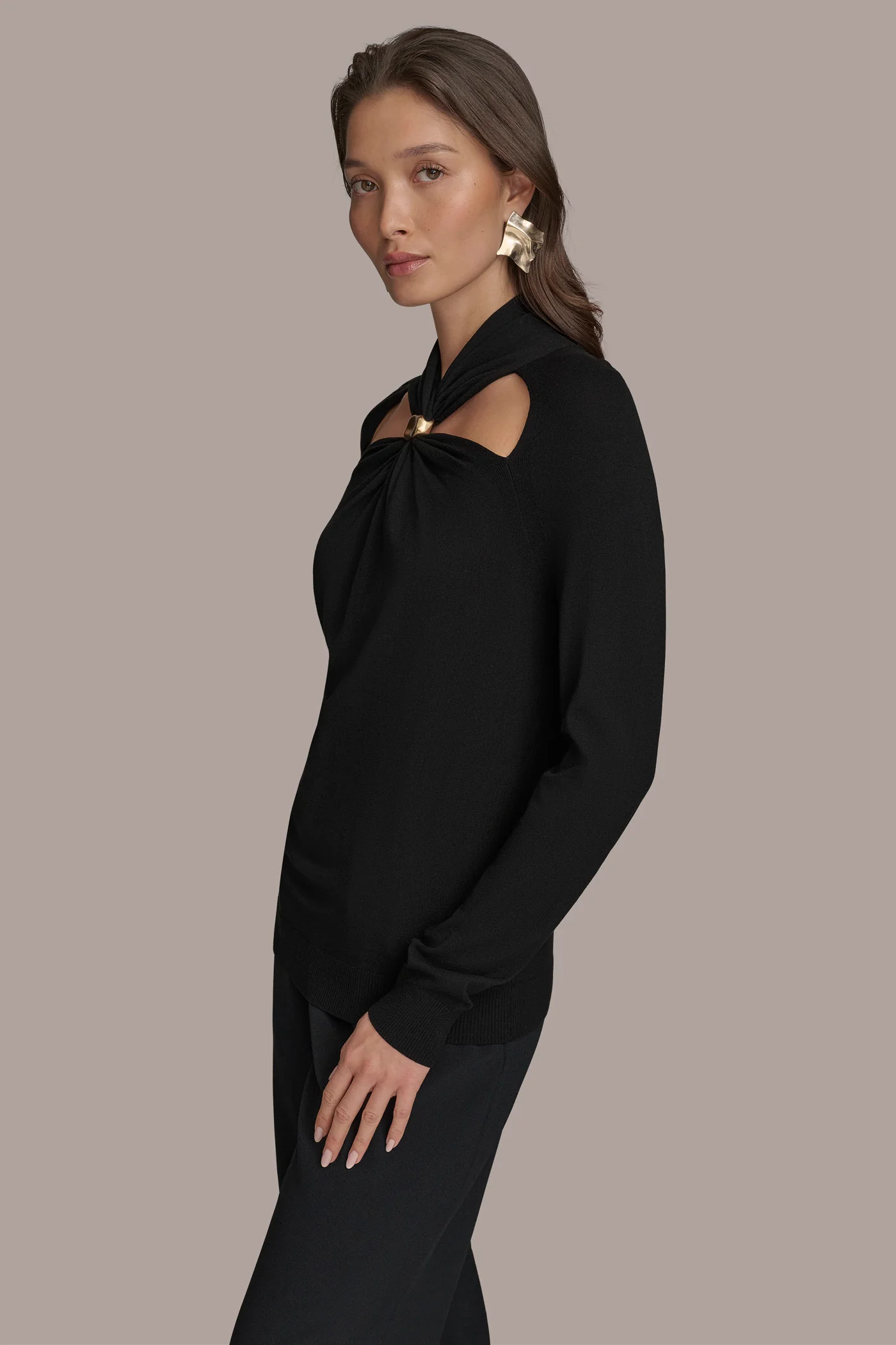 TOP WITH HARDWARE AND CUTOUT