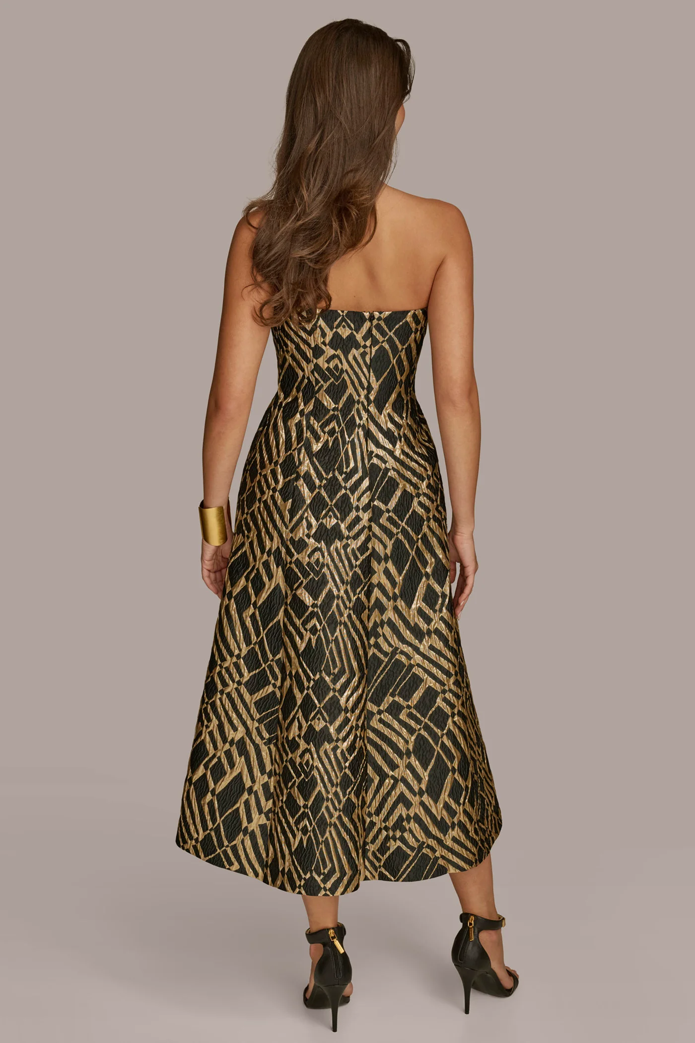 STRAPLESS FIT AND FLARE DRESS