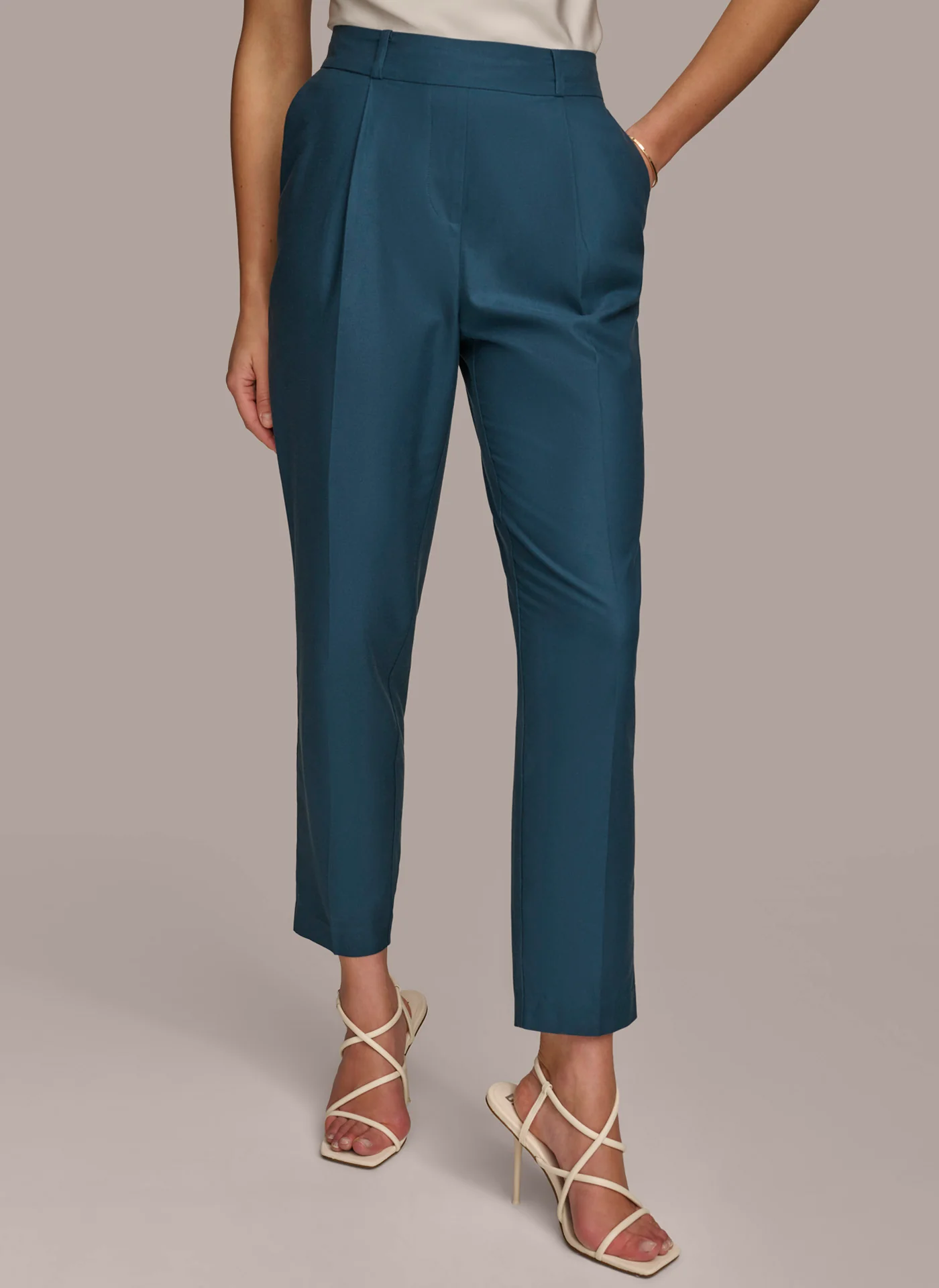 PULL ON TROUSER WITH PLEATS