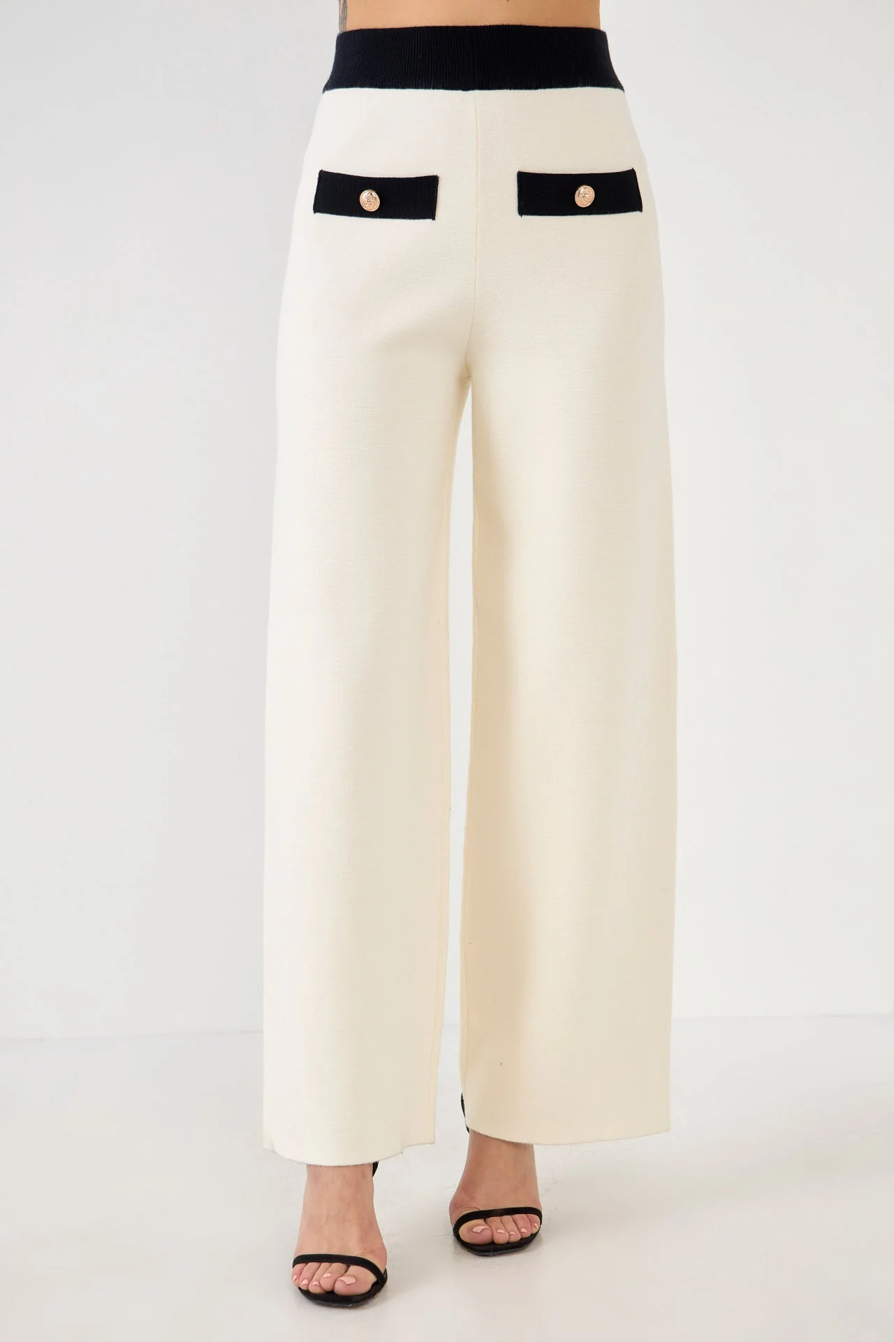 Contrast Band Knit Pants with Gold Buttons