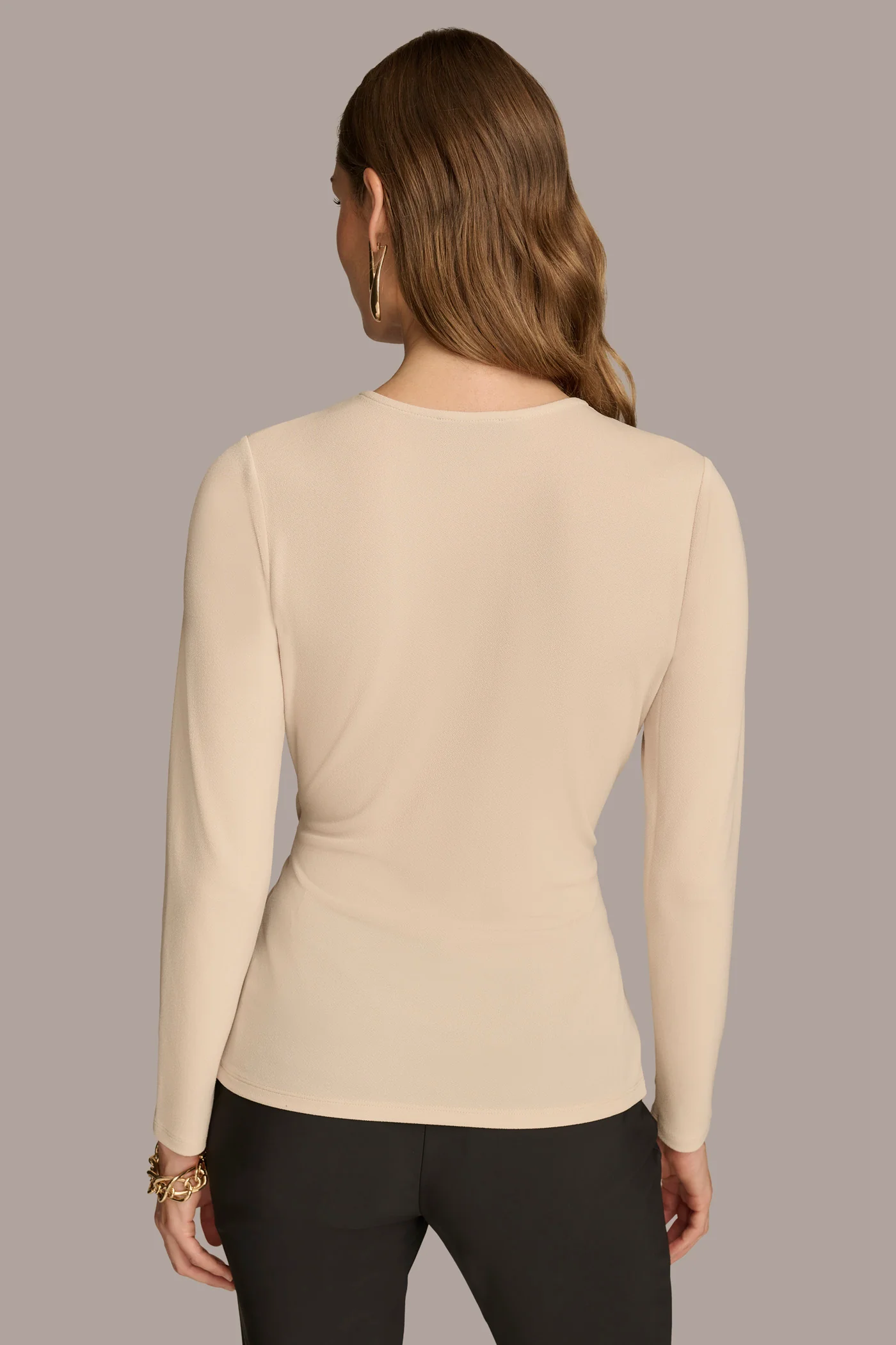 V NECK TOP WITH HARDWARE