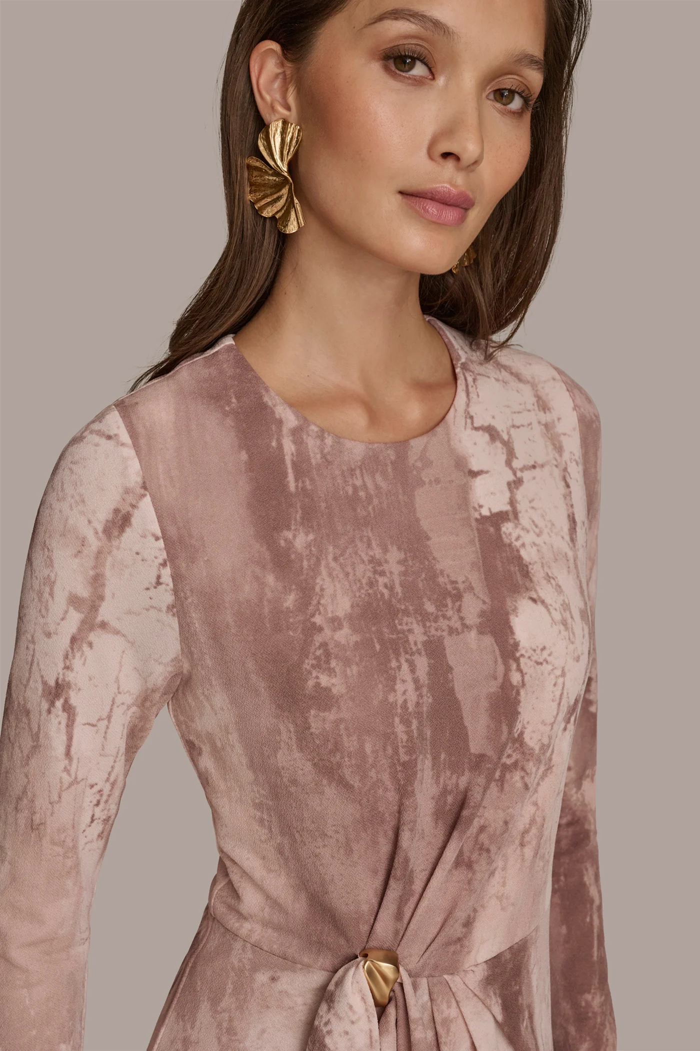 PRINTED LONG SLEEVE DRESS WITH HARDWARE