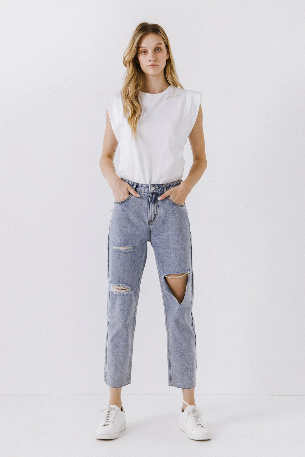 Sleeveless Basic T-Shirt