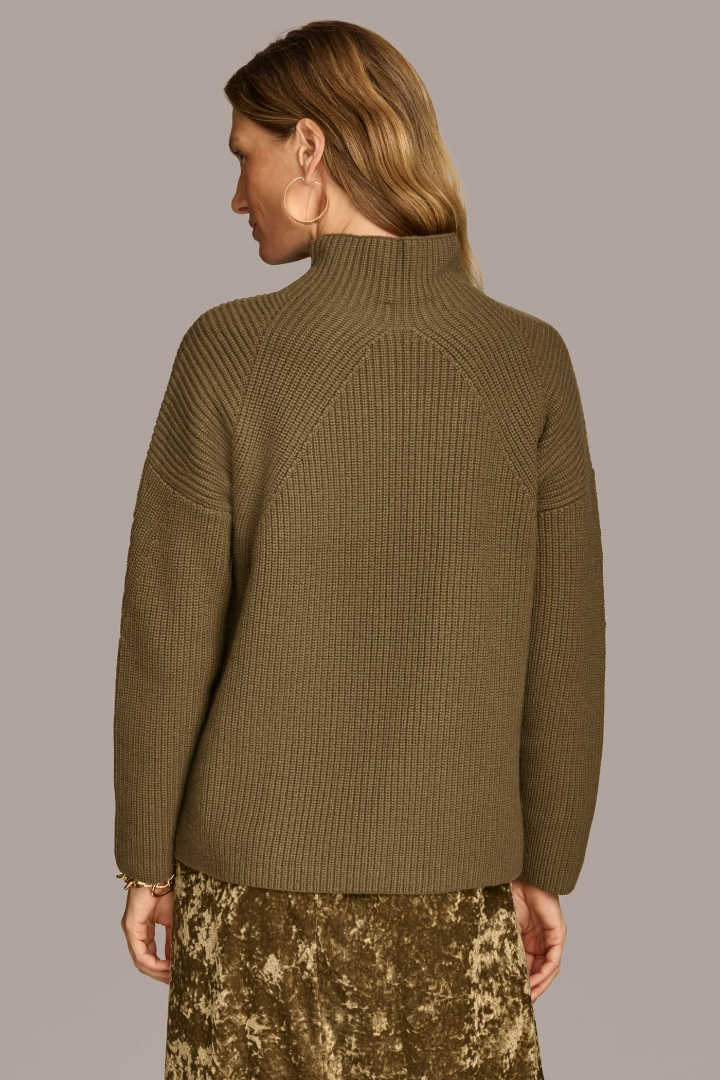 DROP SHOULDER SWEATER